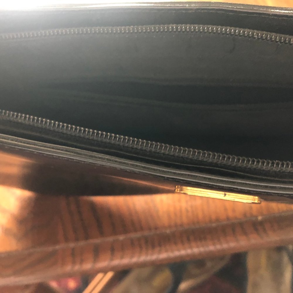 Guess Handbag - Picture 3 of 5